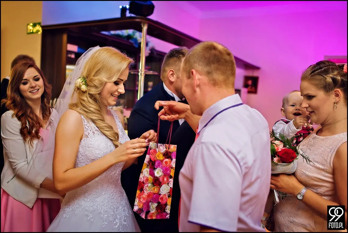 fotograf na wesele kraków,zdjęcia ślubne w domu weselnym dwór szlachecki w sieciechowicach