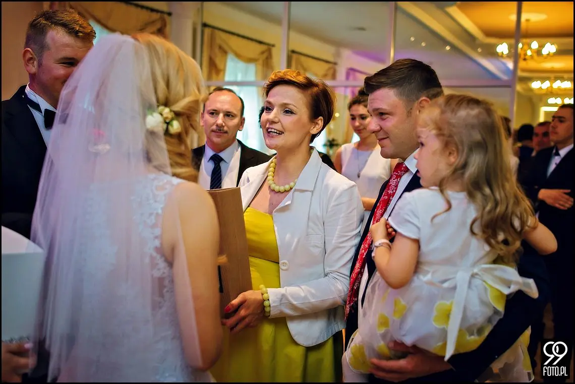 fotograf na wesele kraków,zdjęcia ślubne w domu weselnym dwór szlachecki w sieciechowicach