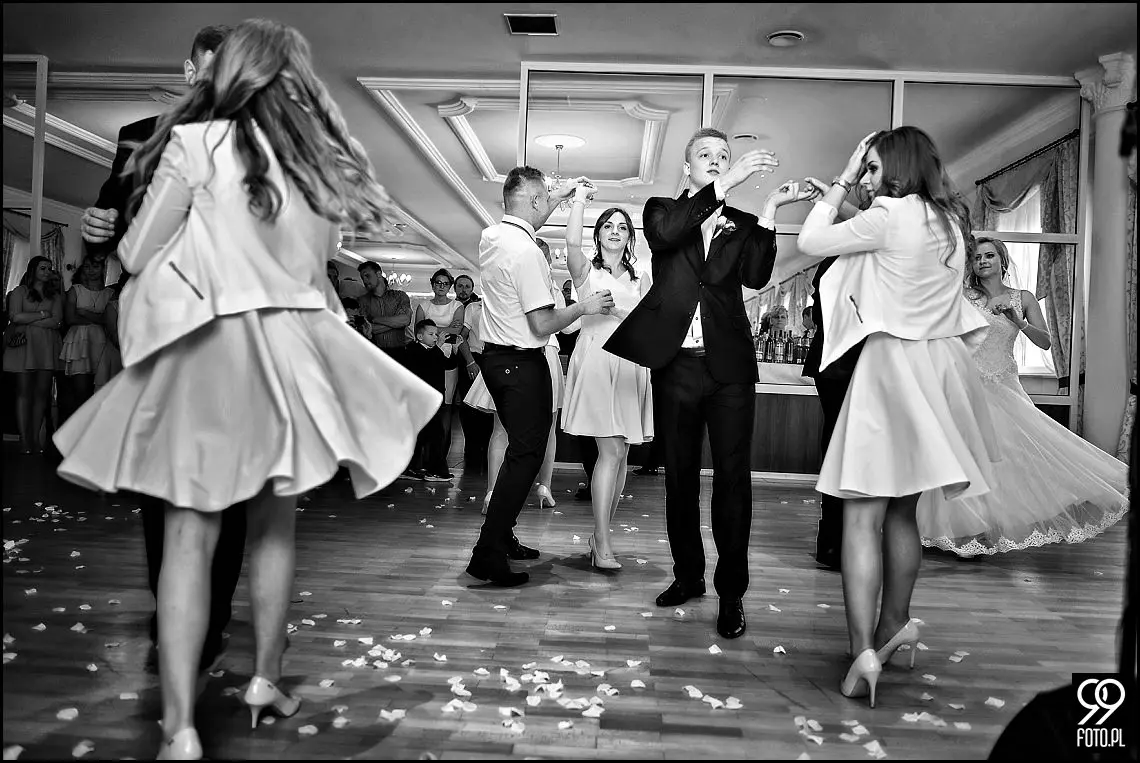 fotograf na wesele kraków,zdjęcia ślubne w domu weselnym dwór szlachecki w sieciechowicach