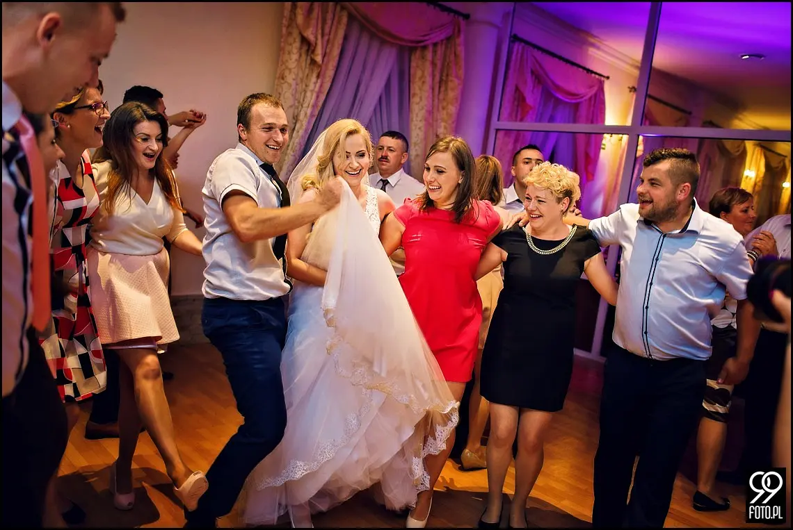 fotograf na wesele kraków,zdjęcia ślubne w domu weselnym dwór szlachecki w sieciechowicach