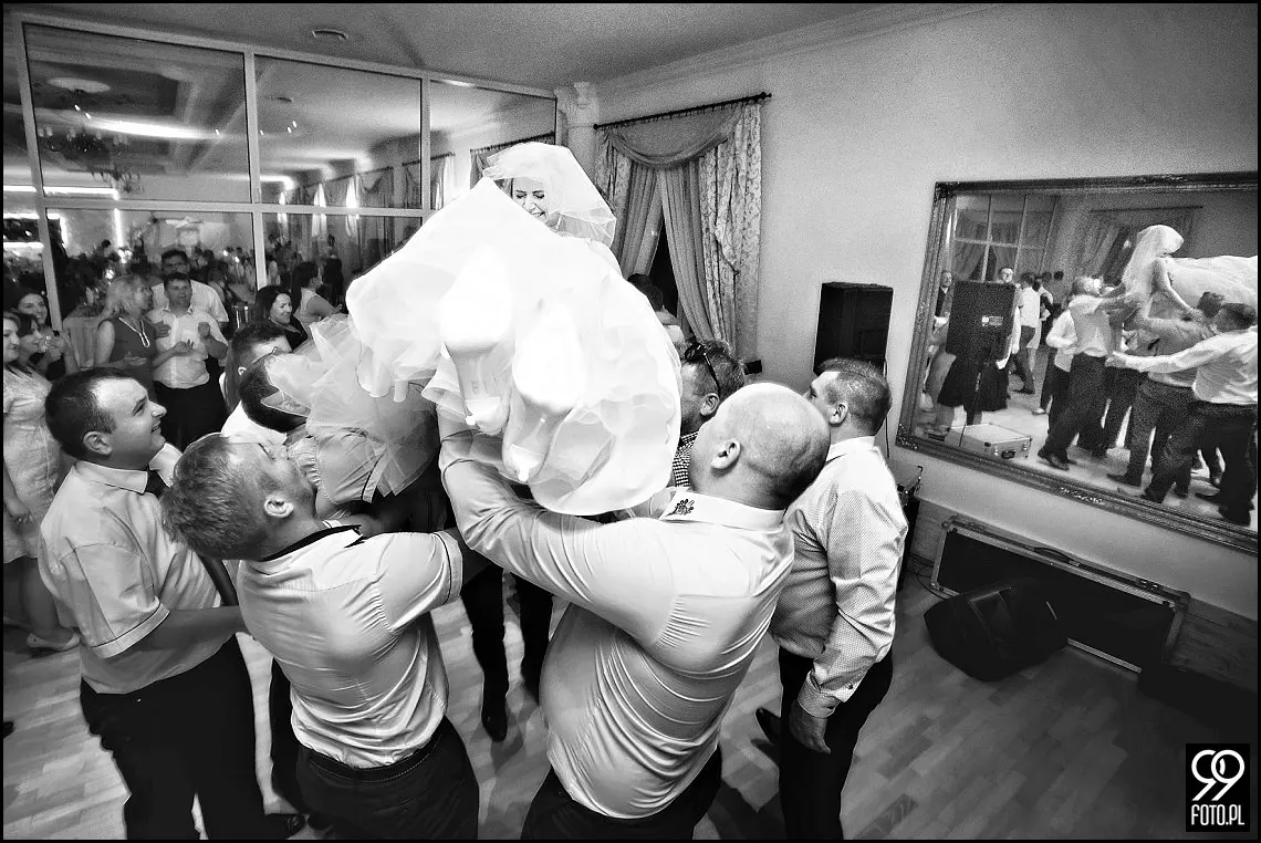 fotograf na wesele kraków,zdjęcia ślubne w domu weselnym dwór szlachecki w sieciechowicach
