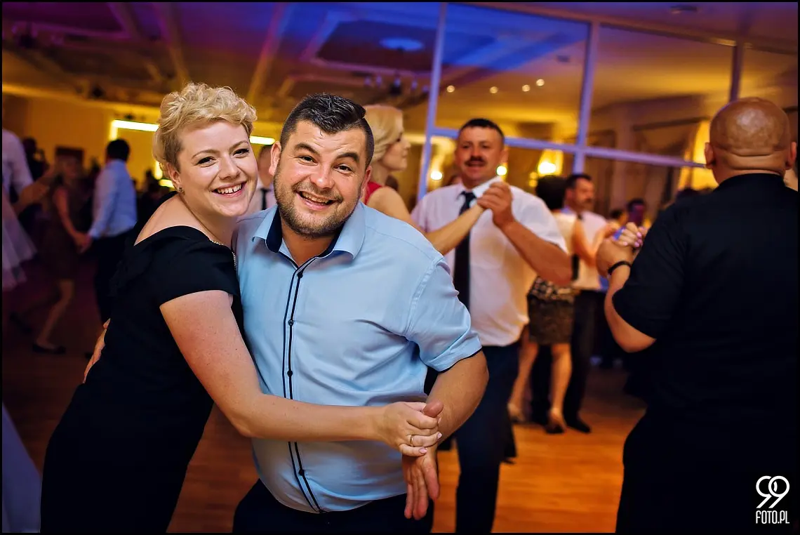 fotograf na wesele kraków,zdjęcia ślubne w domu weselnym dwór szlachecki w sieciechowicach