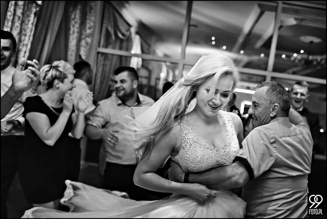 fotograf na wesele kraków,zdjęcia ślubne w domu weselnym dwór szlachecki w sieciechowicach
