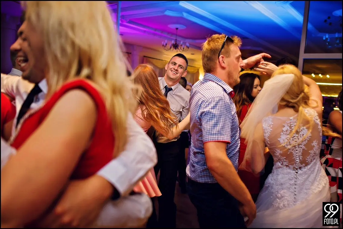 fotograf na wesele kraków,zdjęcia ślubne w domu weselnym dwór szlachecki w sieciechowicach