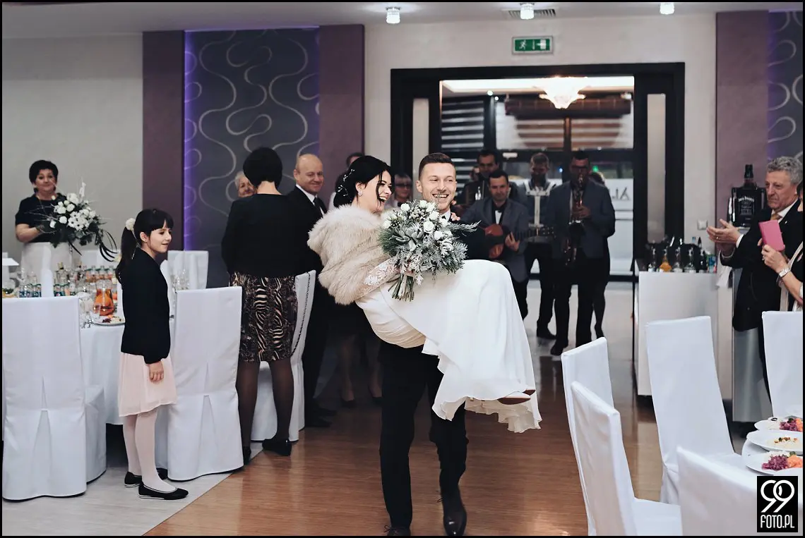 alexia ochojno, nowoczesna sala weselna, ślub w mogilanach, fotograf na wesele dobczyce