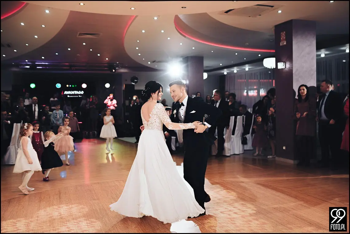alexia ochojno, nowoczesna sala weselna, ślub w mogilanach, fotograf na wesele dobczyce