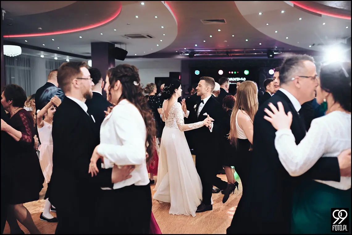 alexia ochojno, nowoczesna sala weselna, ślub w mogilanach, fotograf na wesele dobczyce