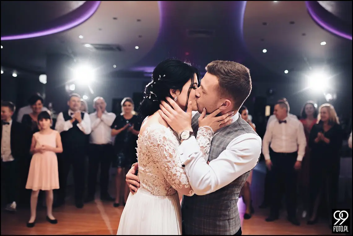 alexia ochojno, nowoczesna sala weselna, ślub w mogilanach, fotograf na wesele dobczyce