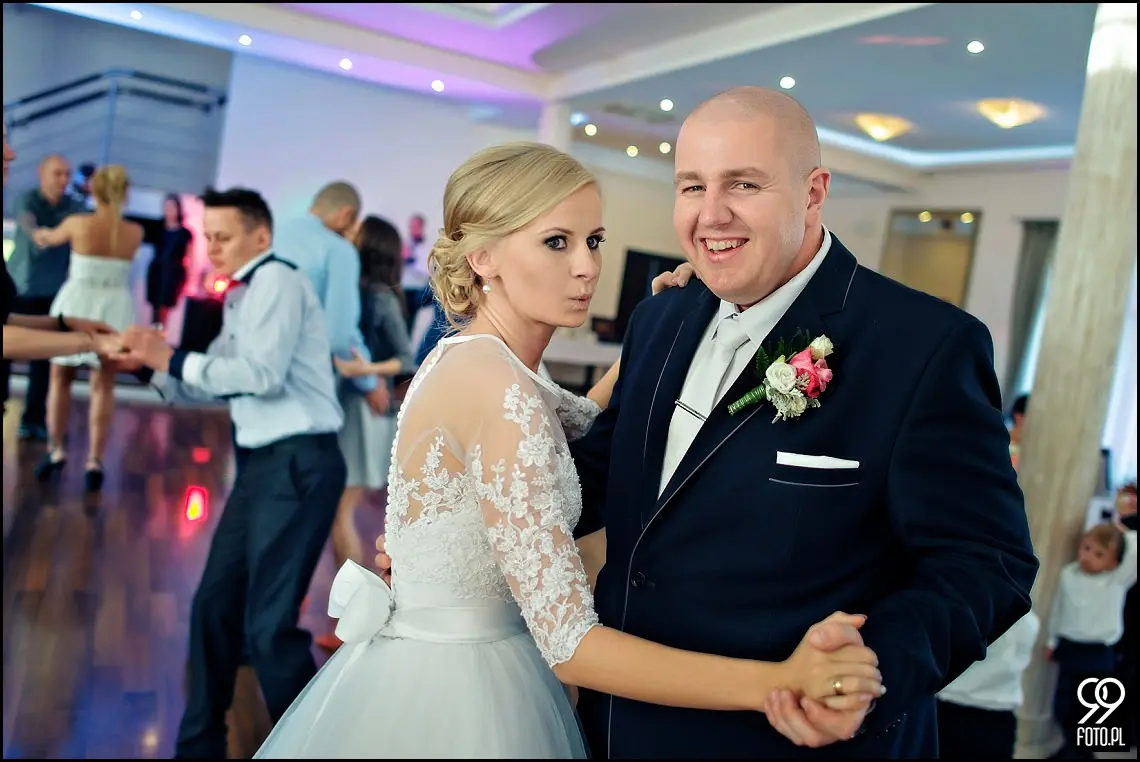 zdjęcia ślubne restauracja magnolia budzów,fotograf na wesele stronie,fotograf na ślub zakrzów