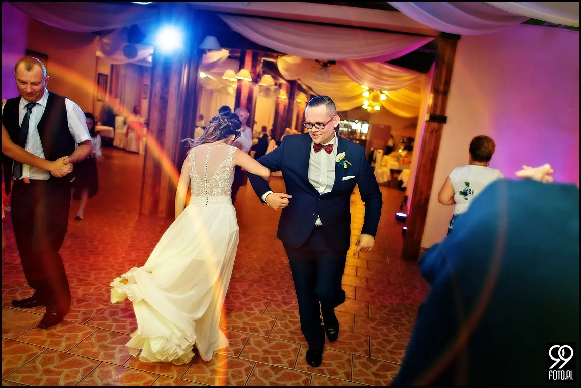 fotograf na wesele kraków,zdjęcia ślubne w restauracji zajazd polesie