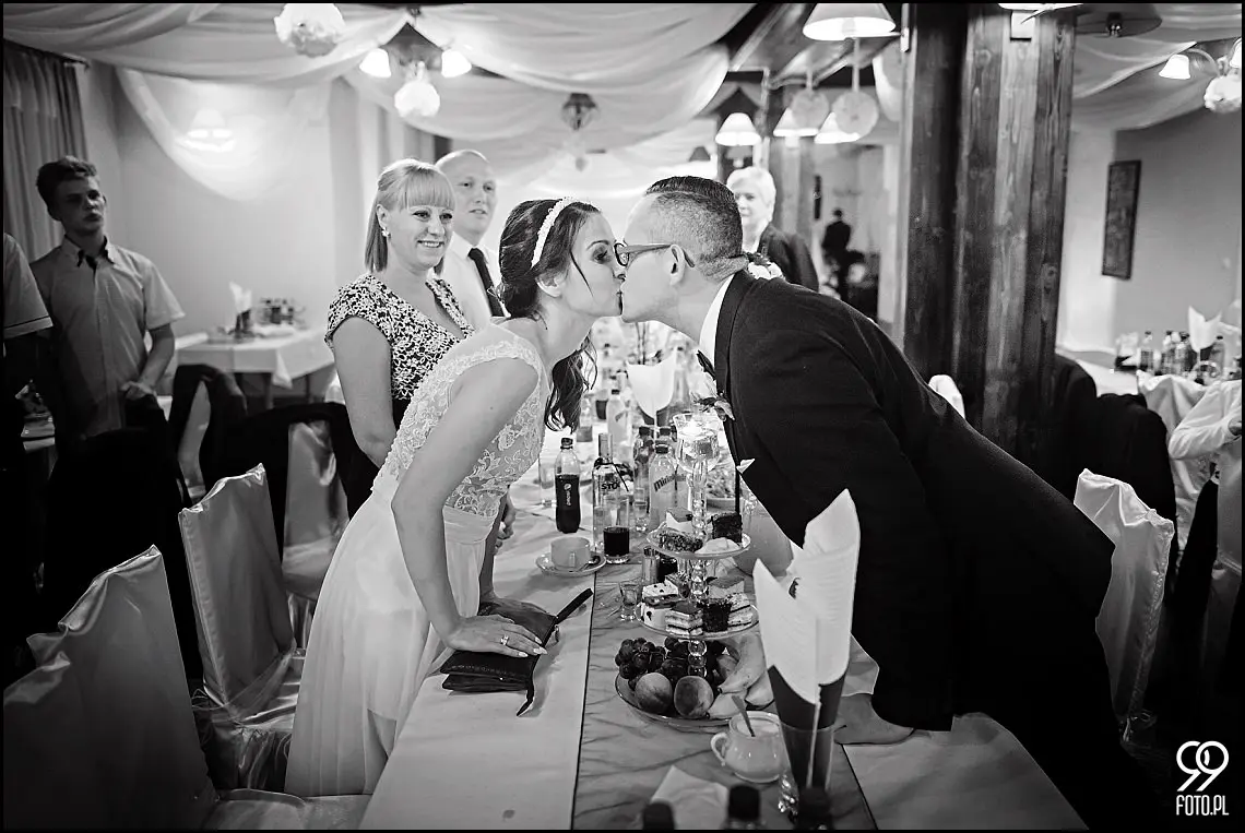 fotograf na wesele kraków,zdjęcia ślubne w restauracji zajazd polesie