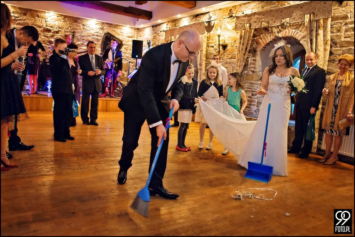 zdjęcia ślubne folwark stara winiarnia,fotograf na ślub mszana dolna,fotograf na ślub cywilny