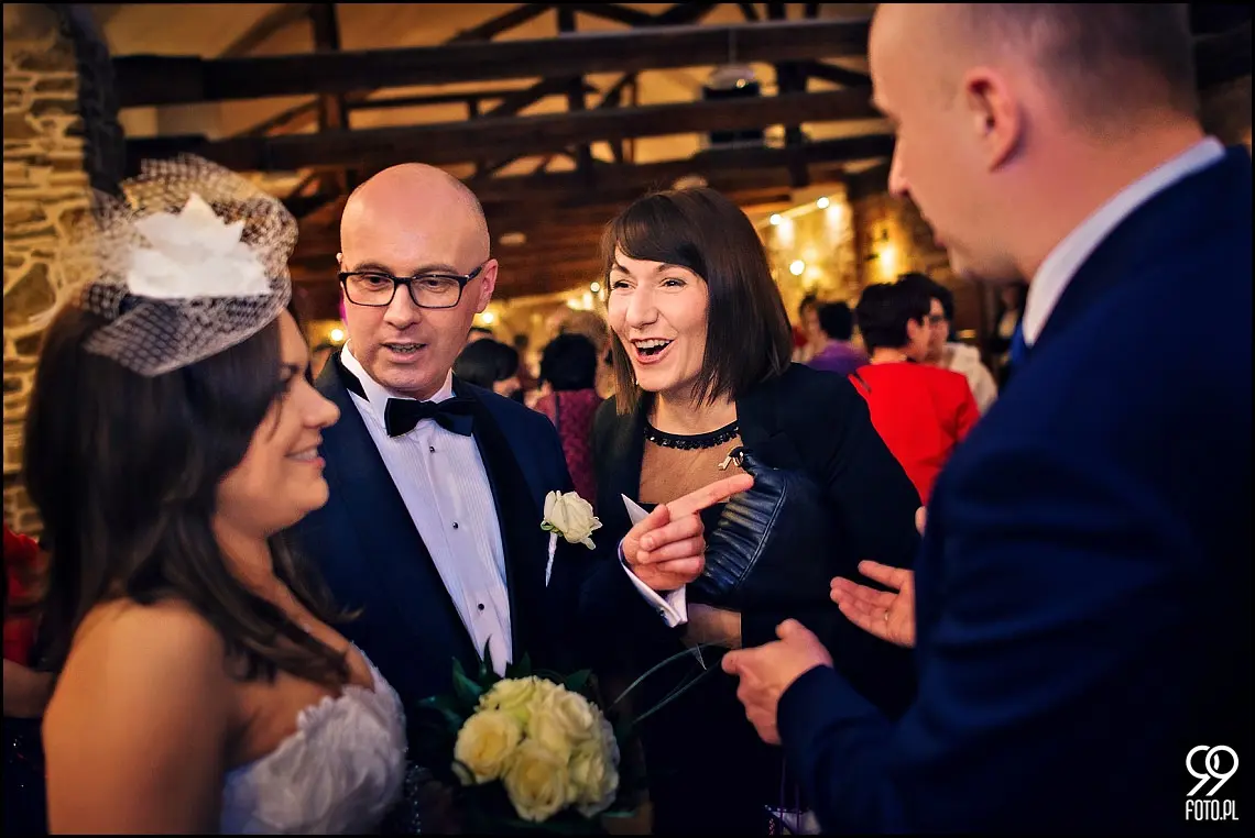 zdjęcia ślubne folwark stara winiarnia,fotograf na ślub mszana dolna,fotograf na ślub cywilny