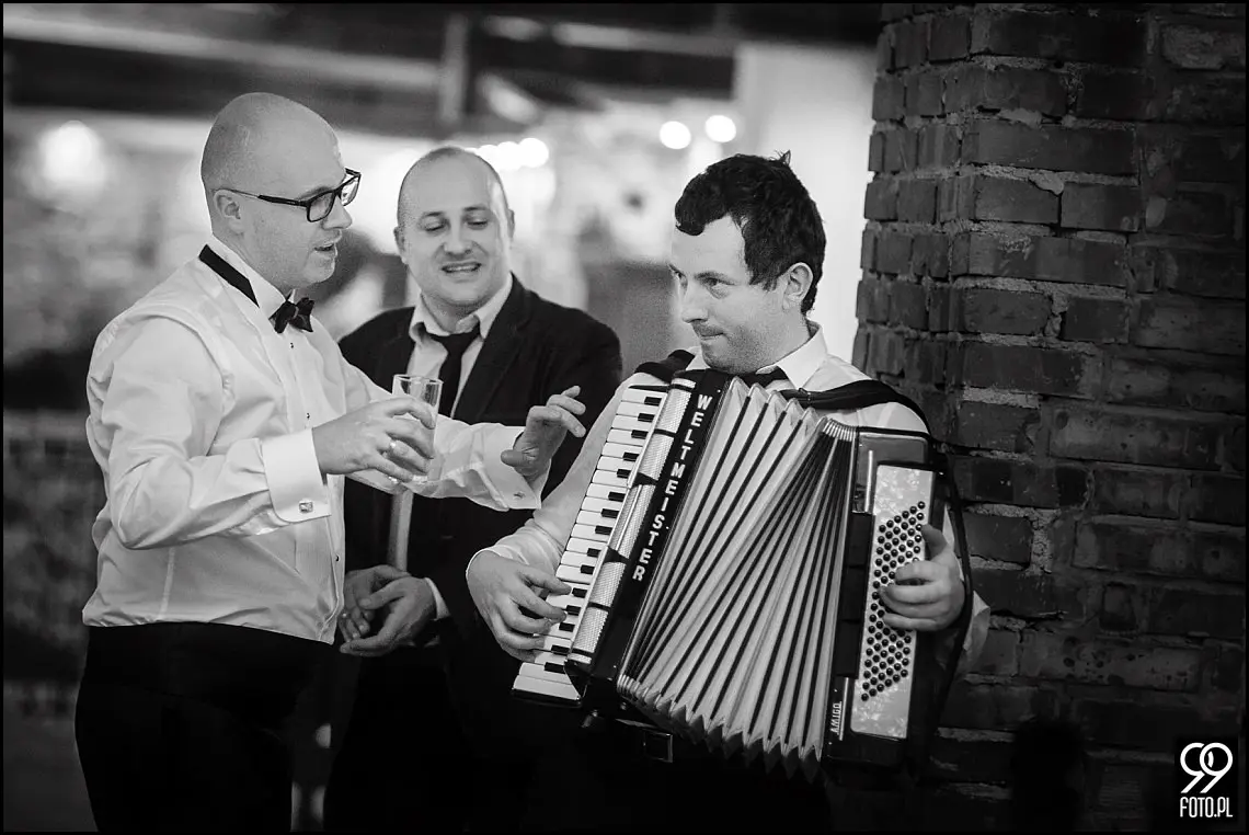 zdjęcia ślubne folwark stara winiarnia,fotograf na ślub mszana dolna,fotograf na ślub cywilny