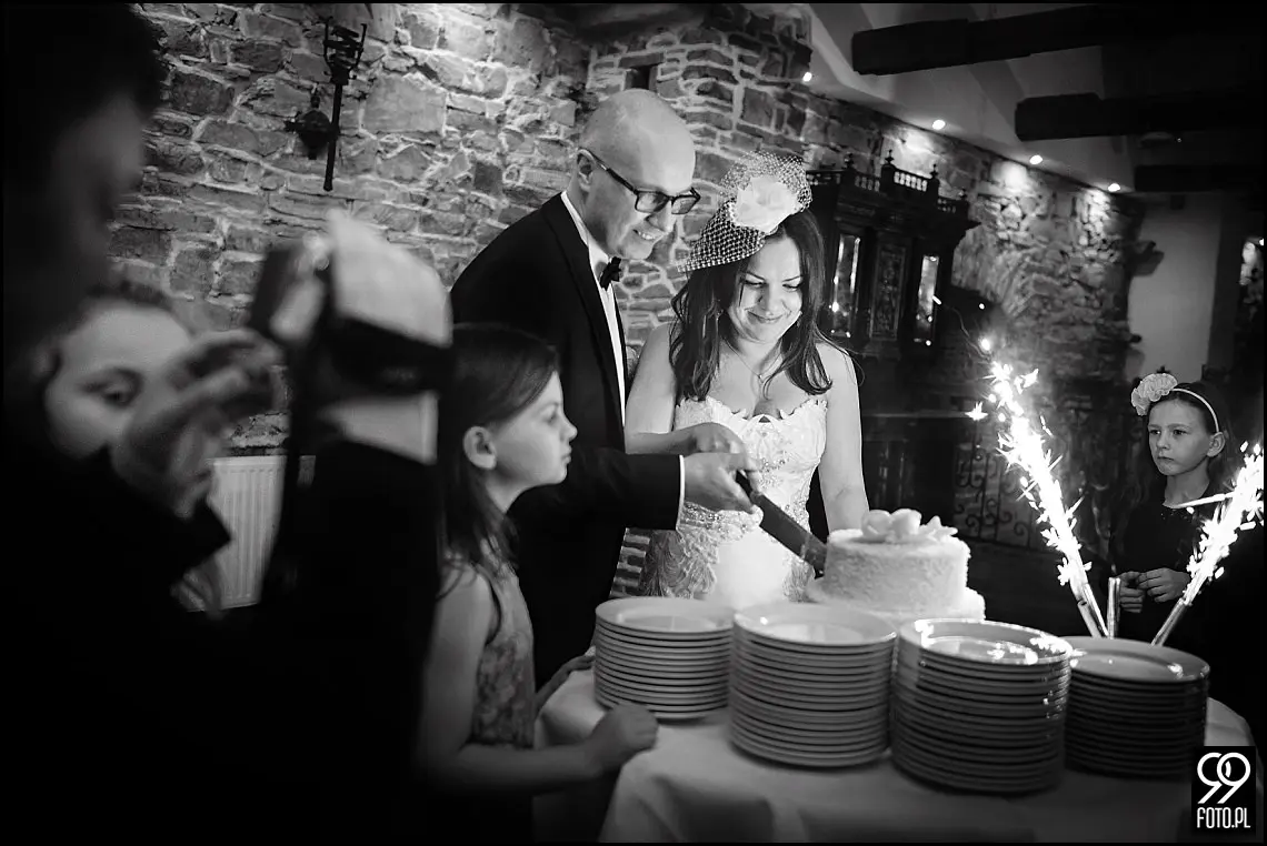 zdjęcia ślubne folwark stara winiarnia,fotograf na ślub mszana dolna,fotograf na ślub cywilny