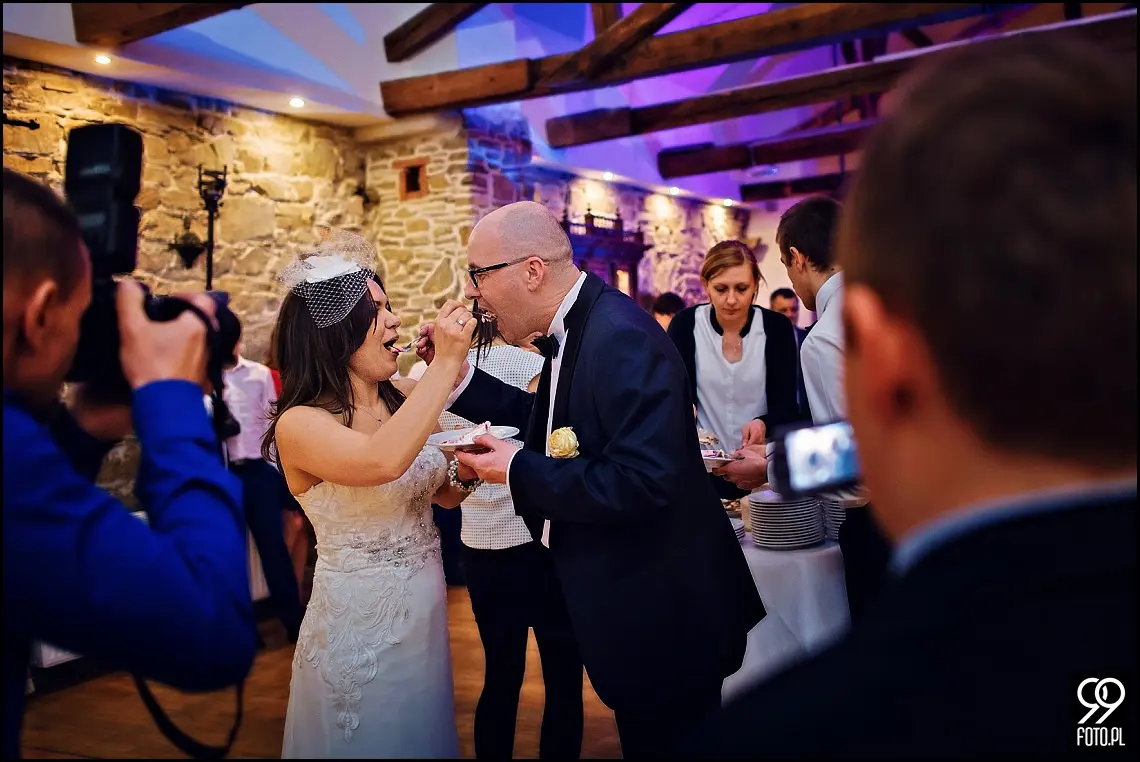 zdjęcia ślubne folwark stara winiarnia,fotograf na ślub mszana dolna,fotograf na ślub cywilny