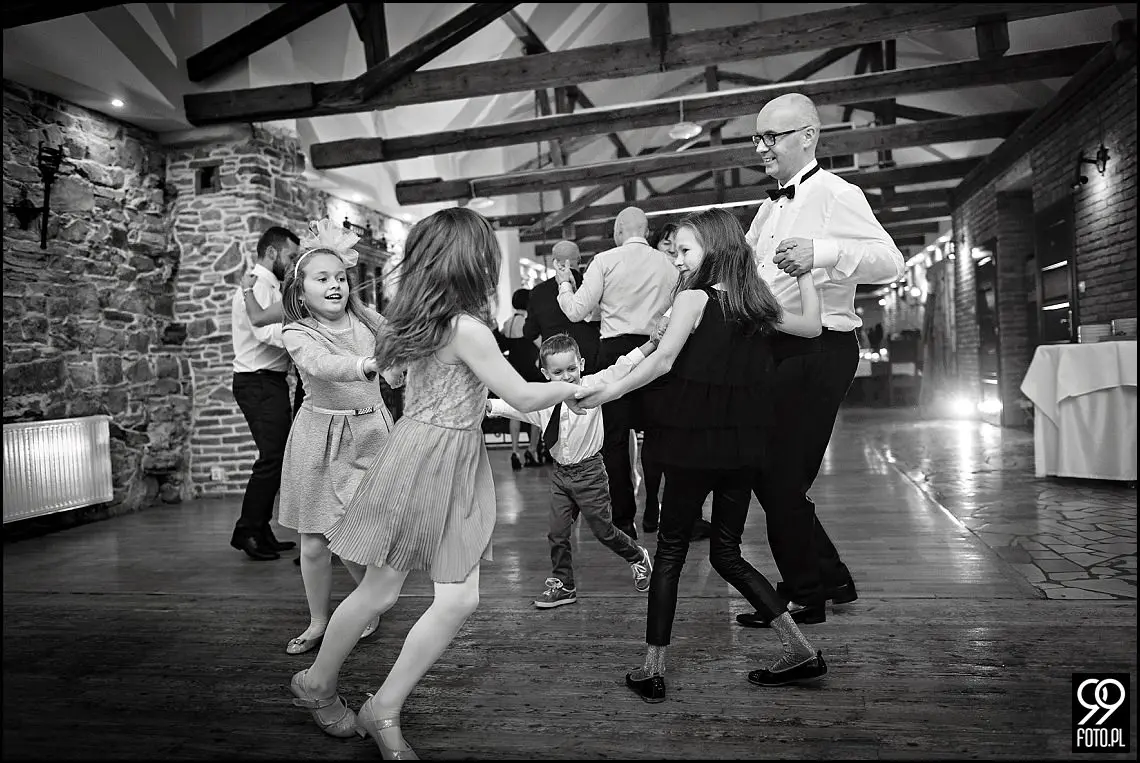 zdjęcia ślubne folwark stara winiarnia,fotograf na ślub mszana dolna,fotograf na ślub cywilny