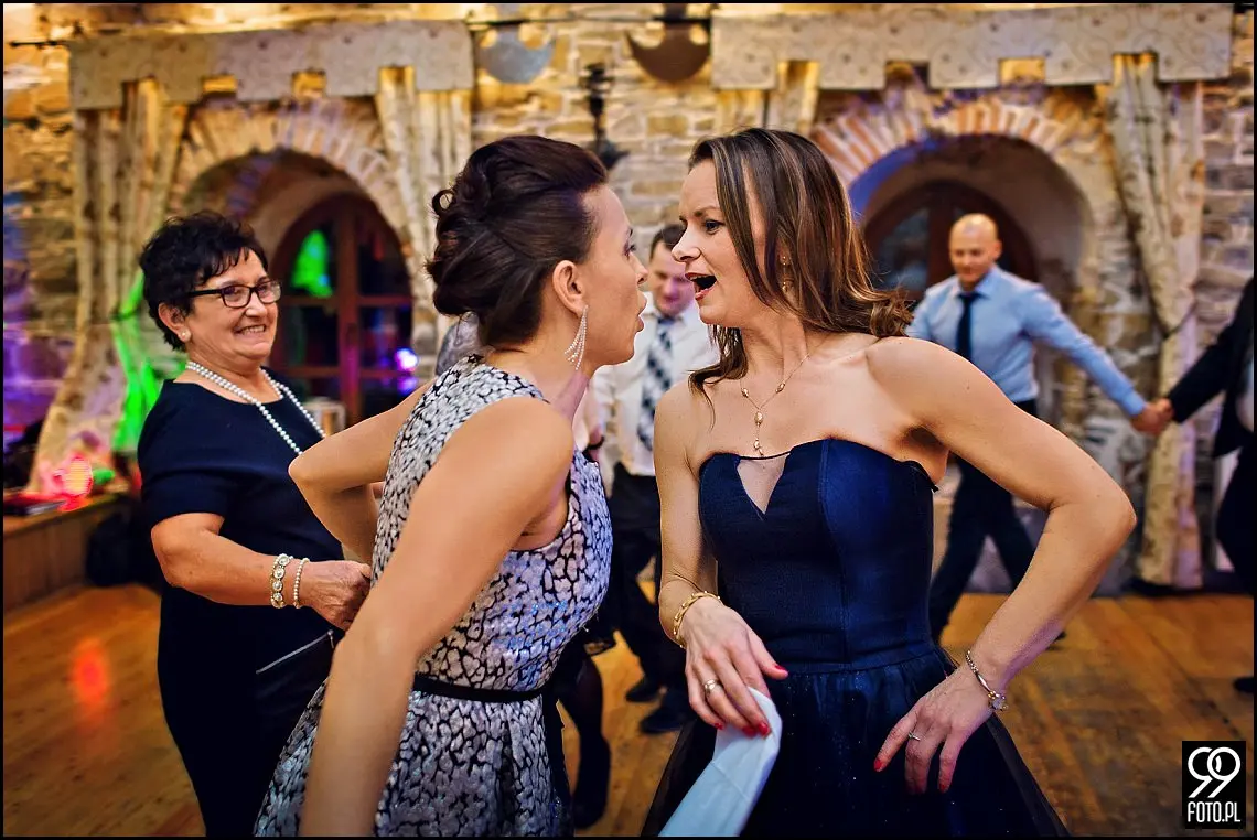 zdjęcia ślubne folwark stara winiarnia,fotograf na ślub mszana dolna,fotograf na ślub cywilny