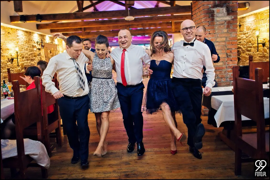 zdjęcia ślubne folwark stara winiarnia,fotograf na ślub mszana dolna,fotograf na ślub cywilny