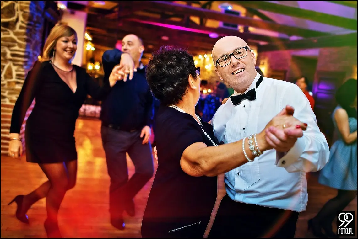 zdjęcia ślubne folwark stara winiarnia,fotograf na ślub mszana dolna,fotograf na ślub cywilny