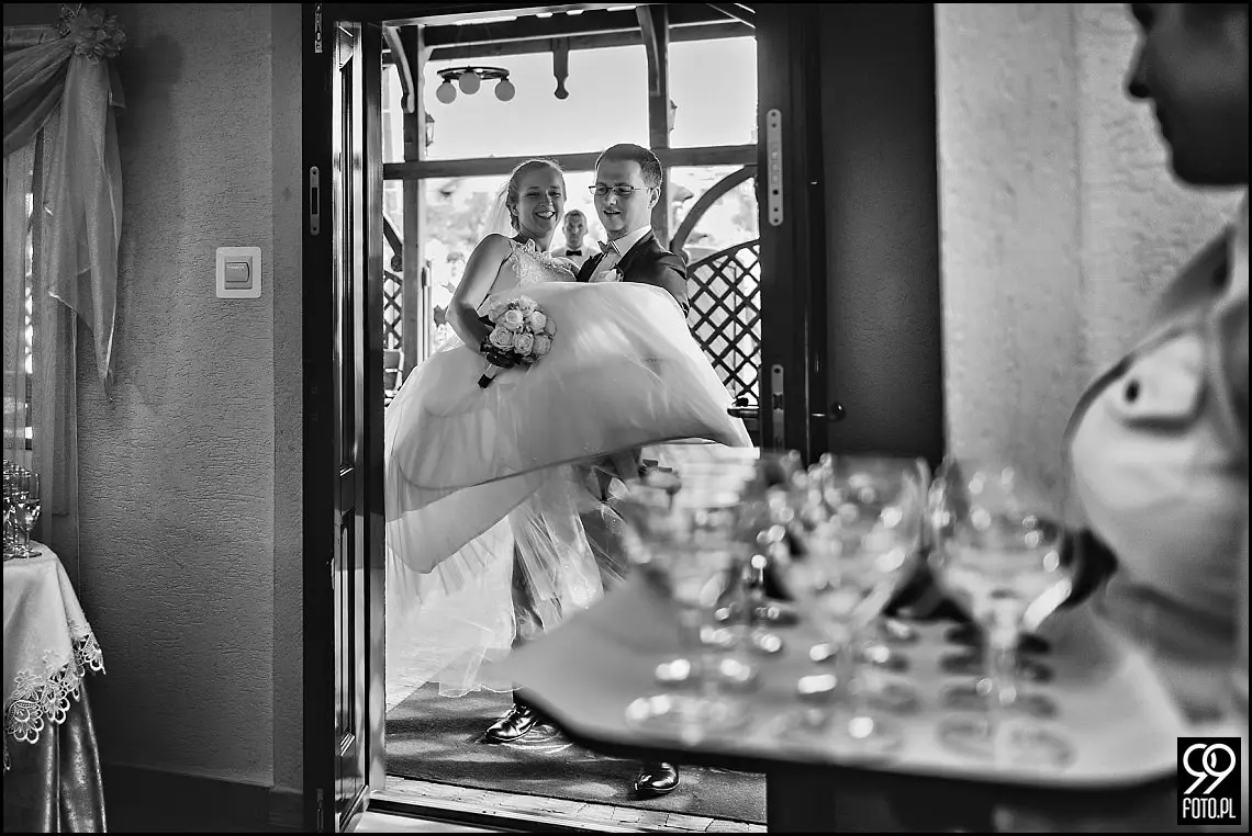 fotograf na wesele kraków,reportaż ślubny bolechowiece,dom weselny u niedźwiedzia