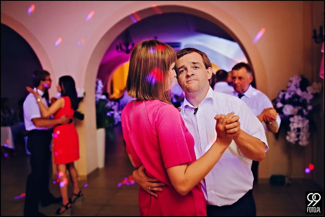 fotograf na wesele kraków,reportaż ślubny bolechowiece,dom weselny u niedźwiedzia