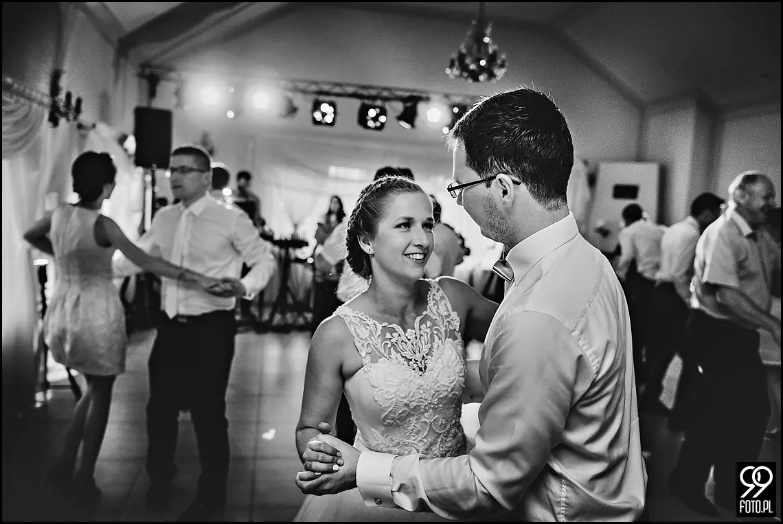 fotograf na wesele kraków,reportaż ślubny bolechowiece,dom weselny u niedźwiedzia