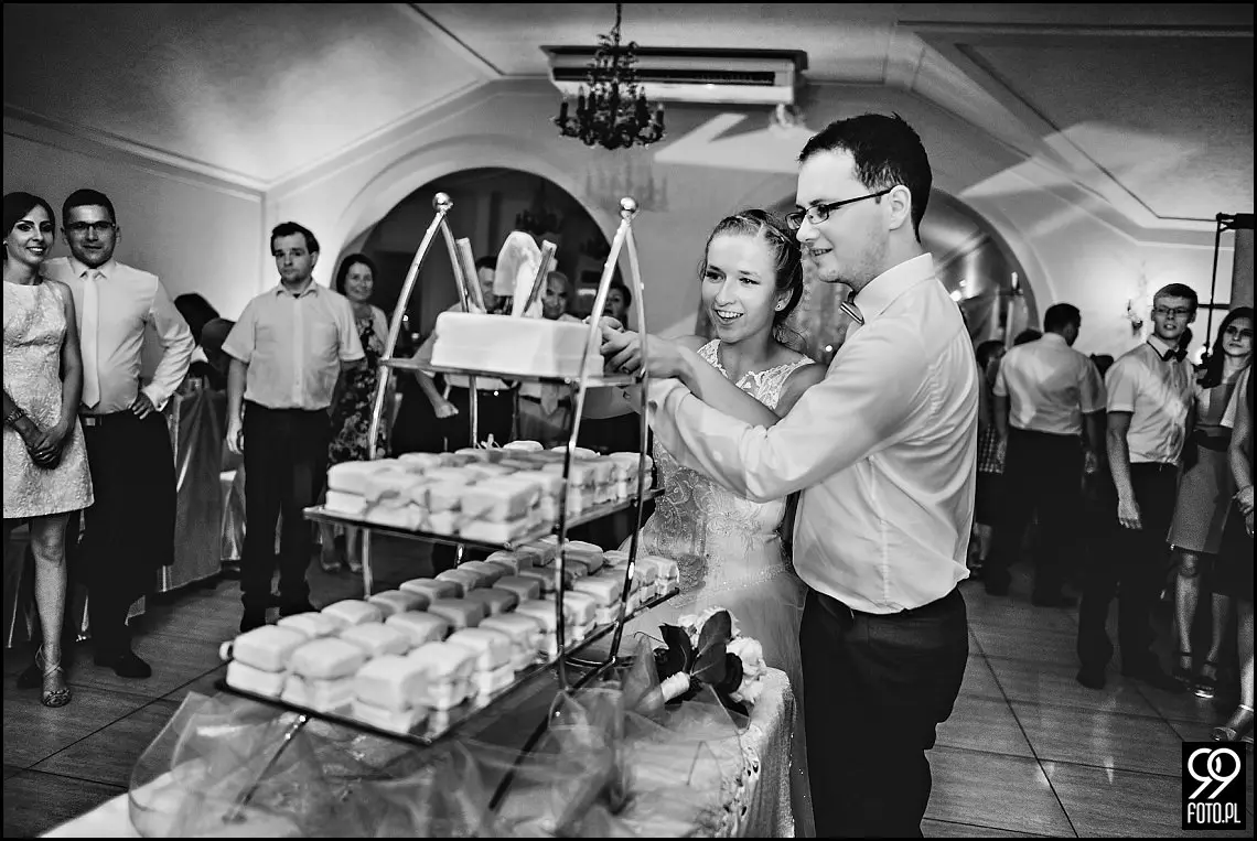 fotograf na wesele kraków,reportaż ślubny bolechowiece,dom weselny u niedźwiedzia