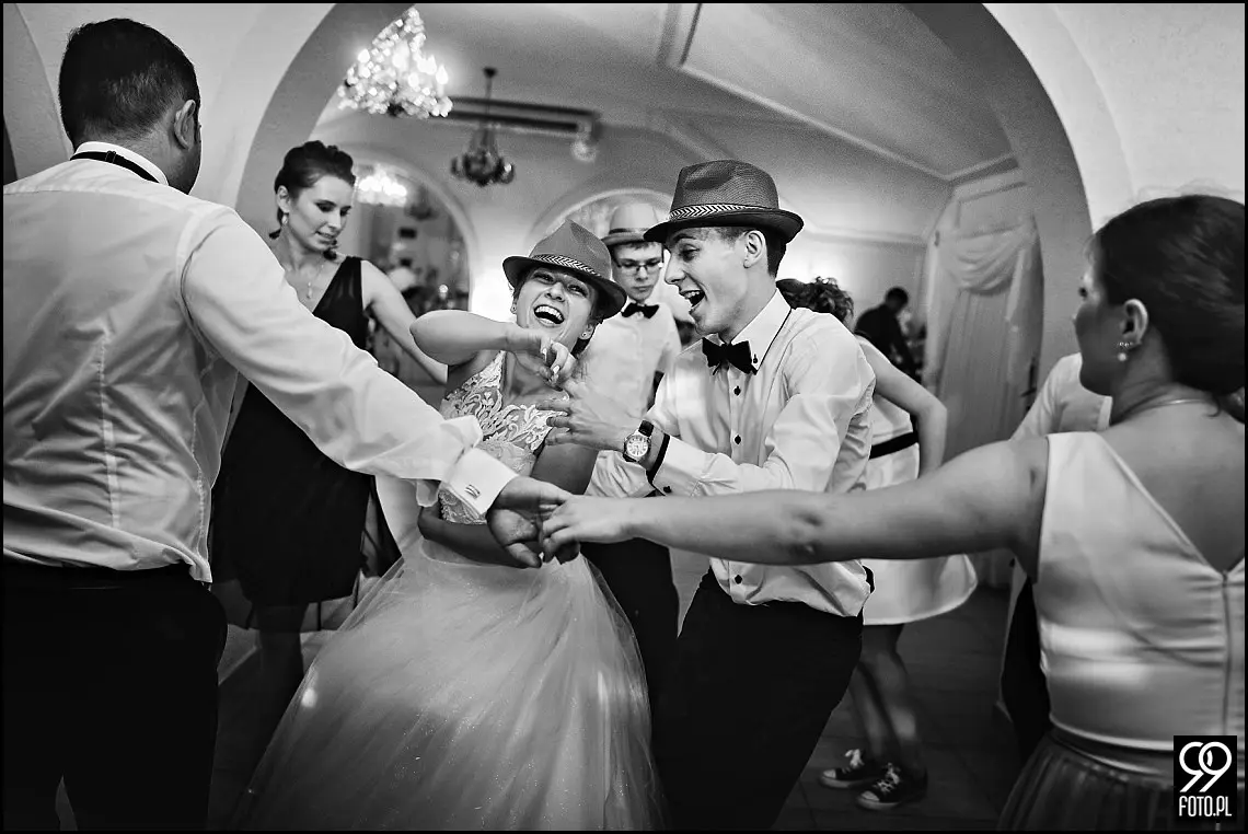 fotograf na wesele kraków,reportaż ślubny bolechowiece,dom weselny u niedźwiedzia