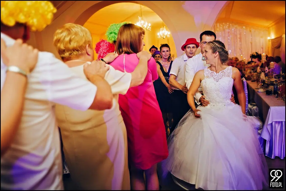 fotograf na wesele kraków,reportaż ślubny bolechowiece,dom weselny u niedźwiedzia