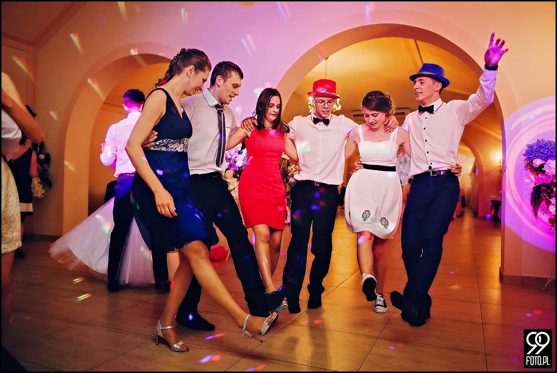 fotograf na wesele kraków,reportaż ślubny bolechowiece,dom weselny u niedźwiedzia