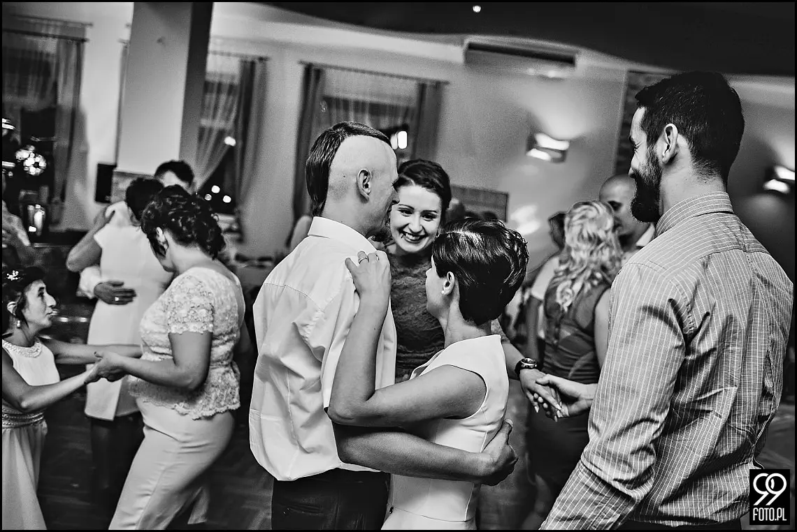 reportaż ślubny kraków,zdjęcia ślubne osp trzemeśnia