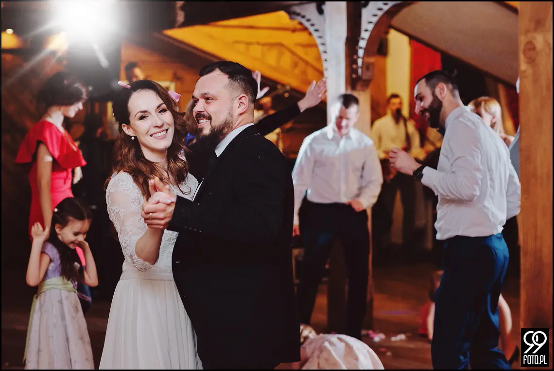 Dom weselny w Jabłonce, zdjęcia ślubne Przystań w Kabanosie, fotograf na wesele Jabłonka