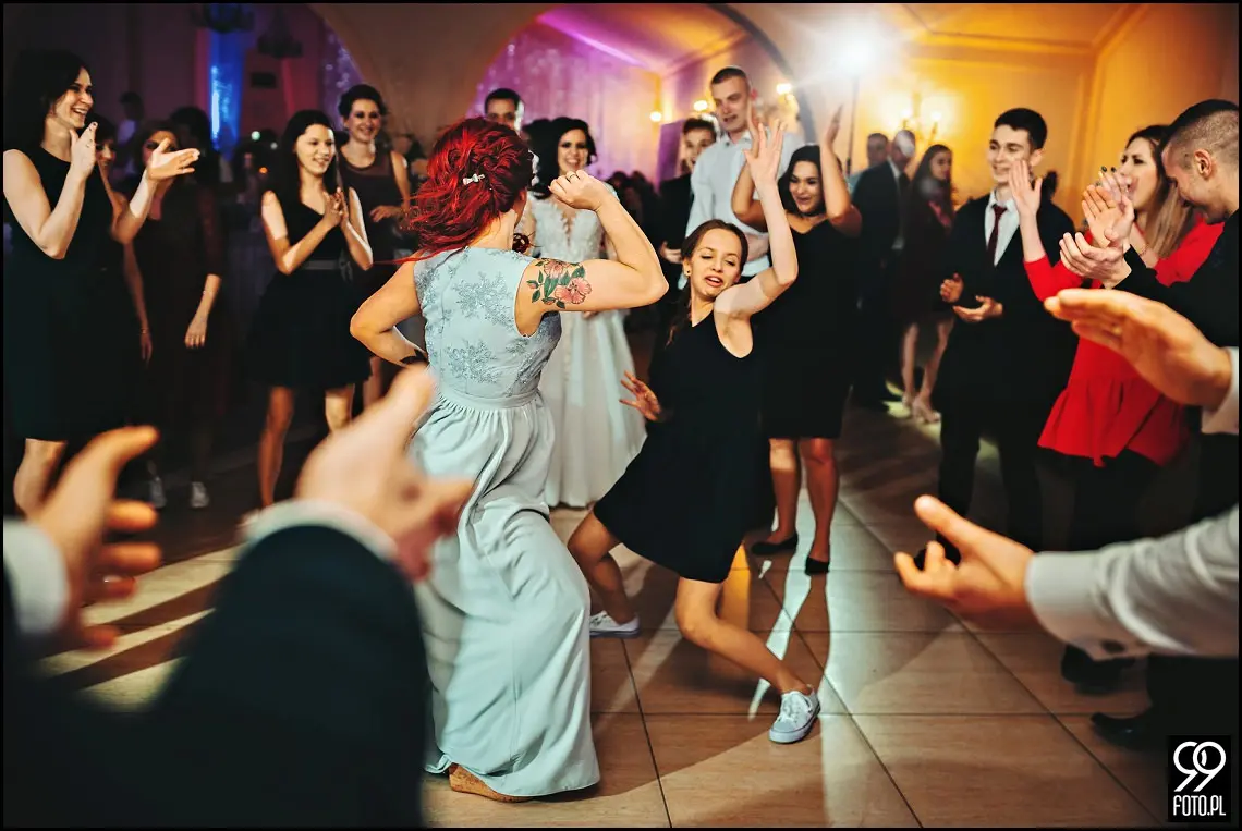 Zimowy ślub Kraków, Kościół na Szkanych Domach, reportaż ślubny Nowa Huta