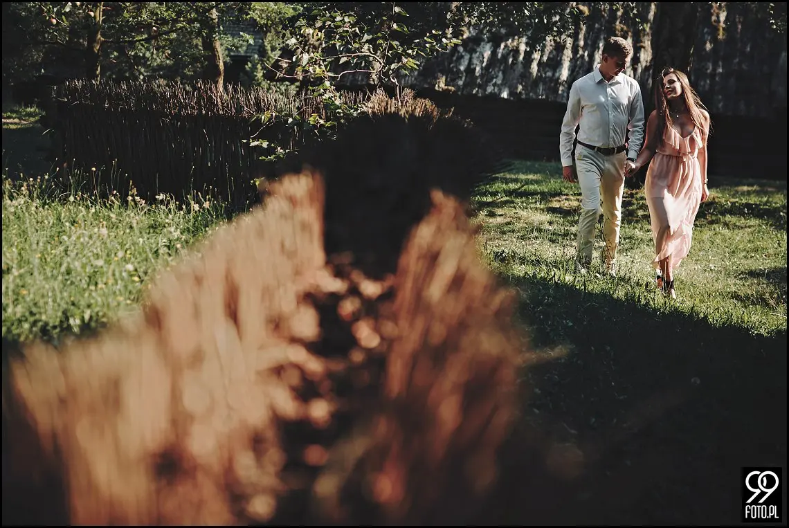 Sesja narzeczeńska w Krakowie, Nadwiślański Park Etnograficzny Wygiełzów, Zamek Lipowiec