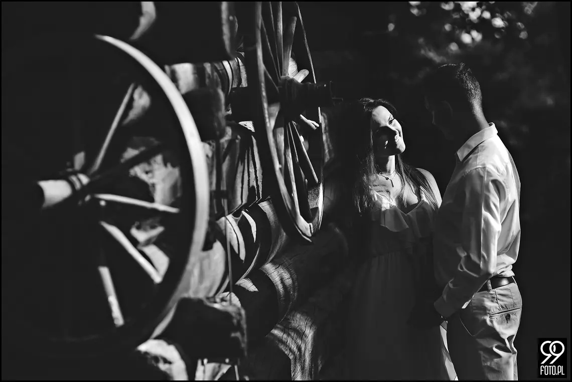 Sesja narzeczeńska w Krakowie, Nadwiślański Park Etnograficzny Wygiełzów, Zamek Lipowiec