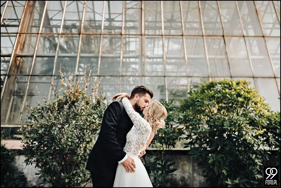Ogród Botaniczny w Krakowie, ślubna sesja zdjęciowa Kraków, plener ślubny w dzień po ślubie