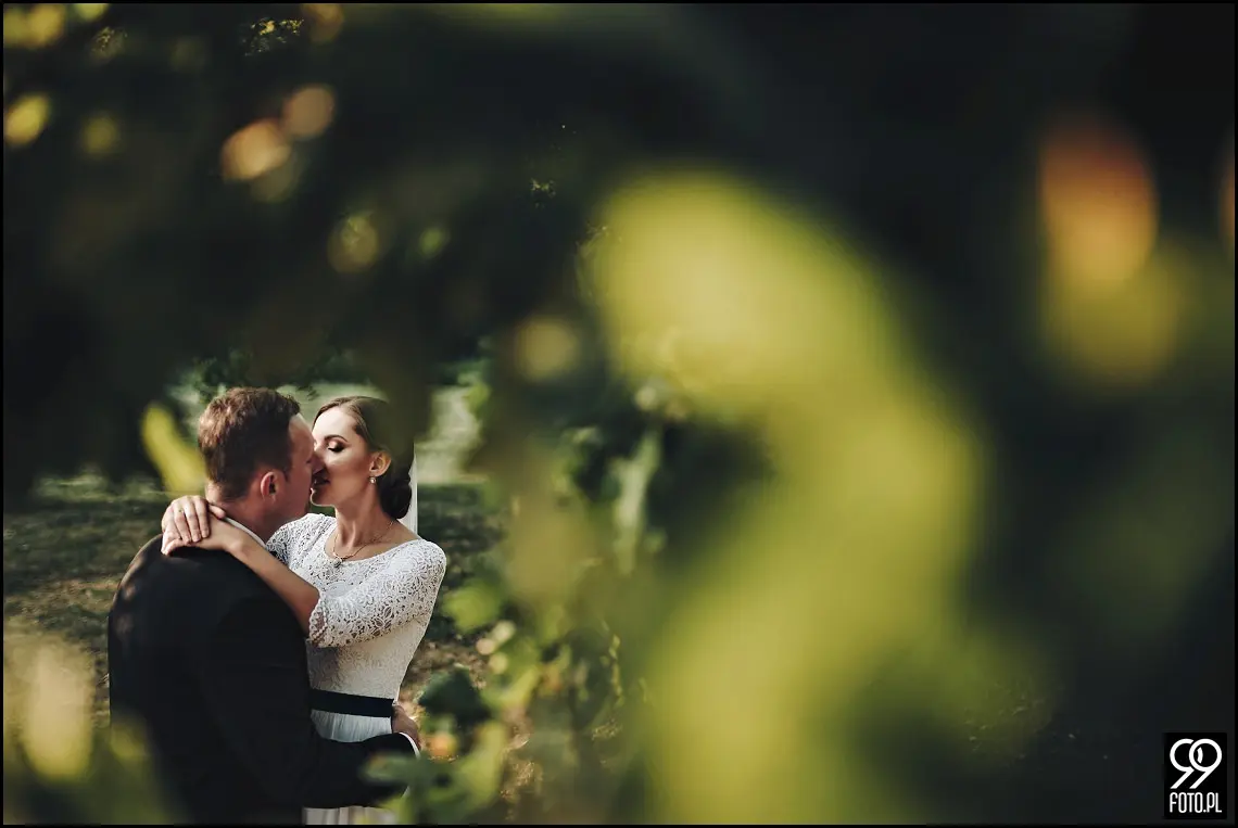 zamek moszna, plenerowa sesja fotograficzna, zdjęcia ślubne w pałacu