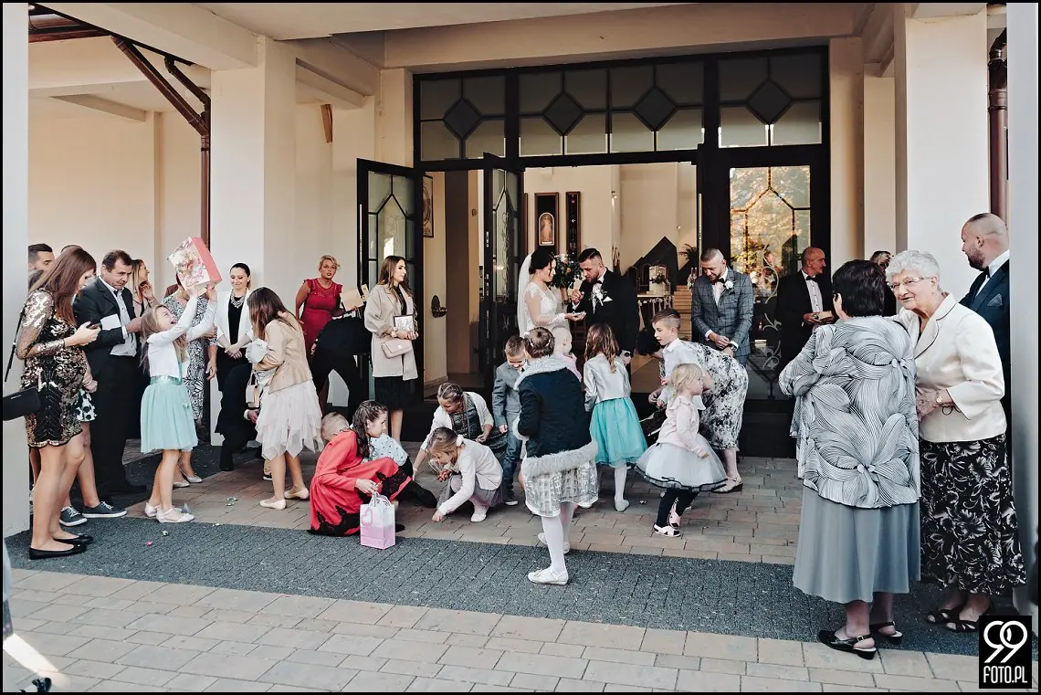 Zielone Wzgórze Koniusza, fotograf ślubny Proszowice, garbus do ślubu