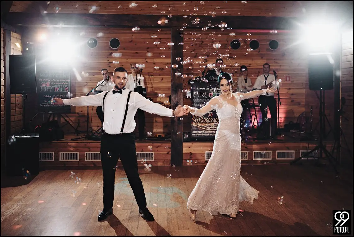 Zielone Wzgórze Koniusza, fotograf ślubny Proszowice, garbus do ślubu