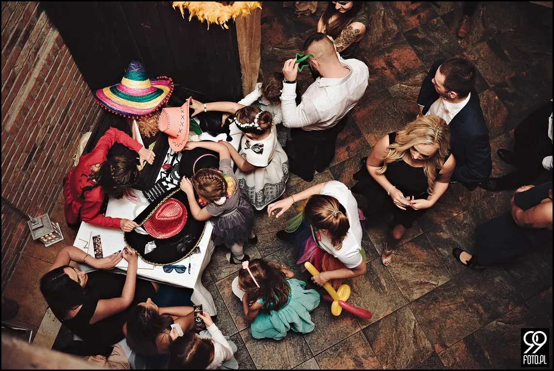 Zielone Wzgórze Koniusza, fotograf ślubny Proszowice, garbus do ślubu