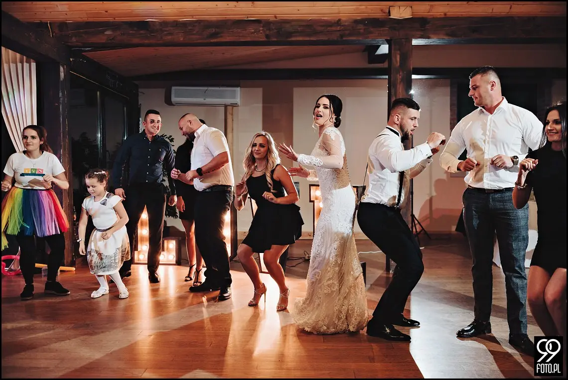 Zielone Wzgórze Koniusza, fotograf ślubny Proszowice, garbus do ślubu