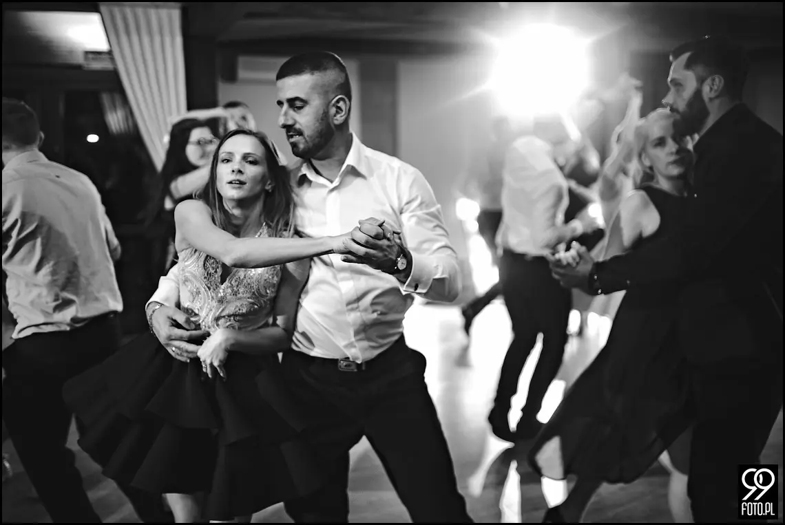 Zielone Wzgórze Koniusza, fotograf ślubny Proszowice, garbus do ślubu