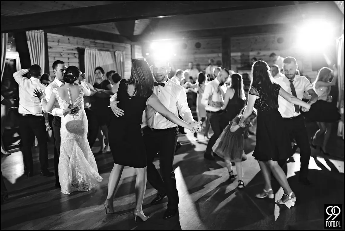 Zielone Wzgórze Koniusza, fotograf ślubny Proszowice, garbus do ślubu