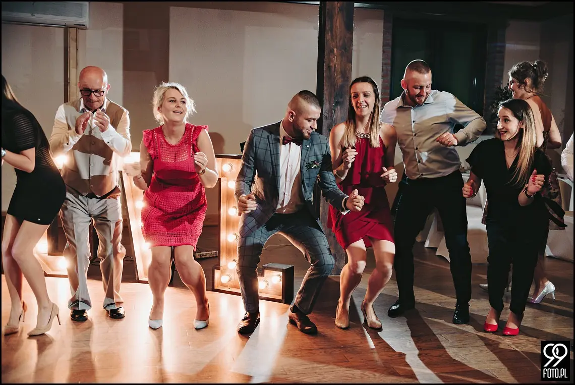 Zielone Wzgórze Koniusza, fotograf ślubny Proszowice, garbus do ślubu