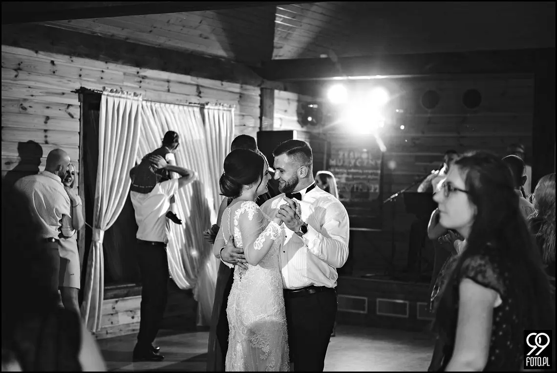 Zielone Wzgórze Koniusza, fotograf ślubny Proszowice, garbus do ślubu