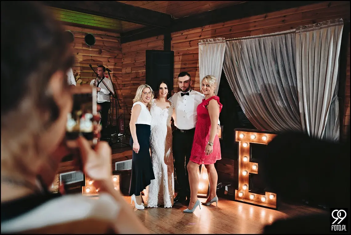 Zielone Wzgórze Koniusza, fotograf ślubny Proszowice, garbus do ślubu