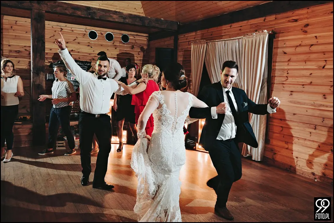 Zielone Wzgórze Koniusza, fotograf ślubny Proszowice, garbus do ślubu