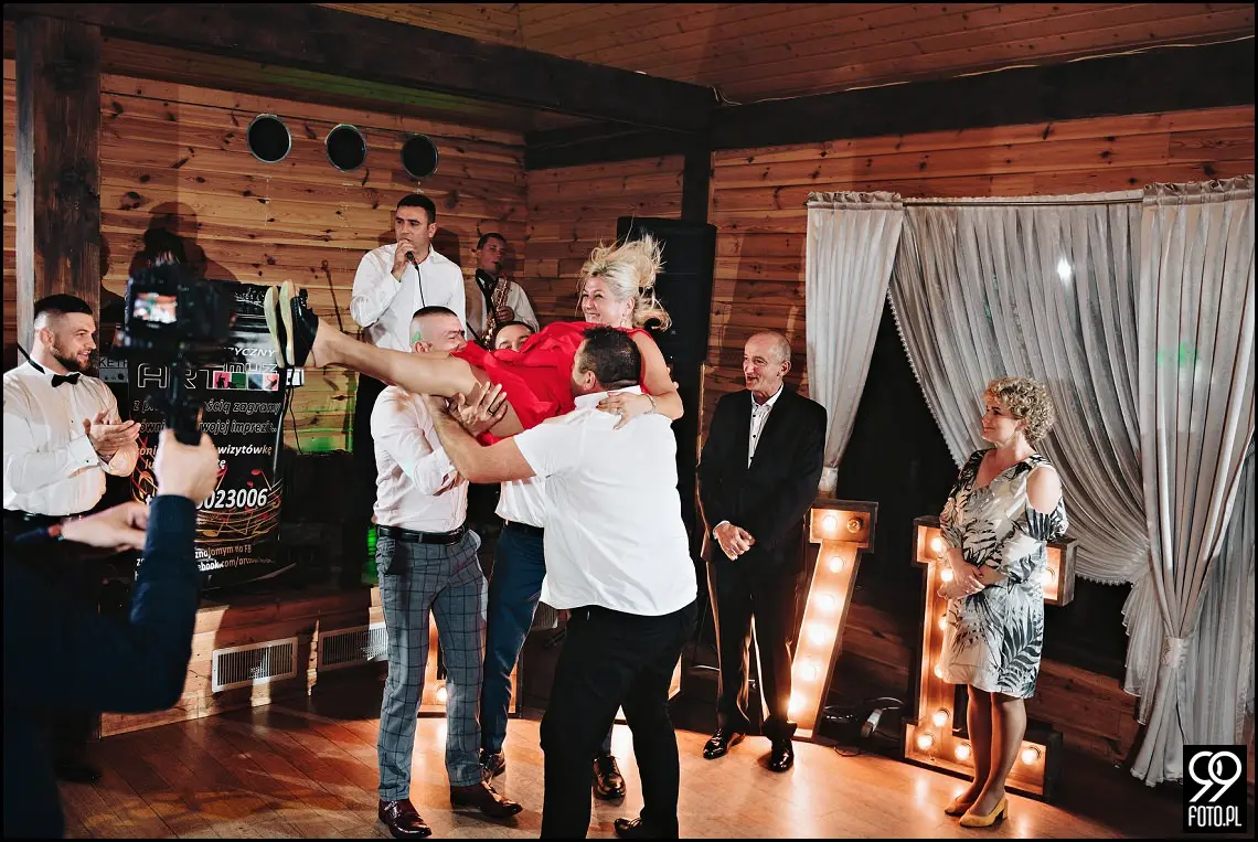 Zielone Wzgórze Koniusza, fotograf ślubny Proszowice, garbus do ślubu