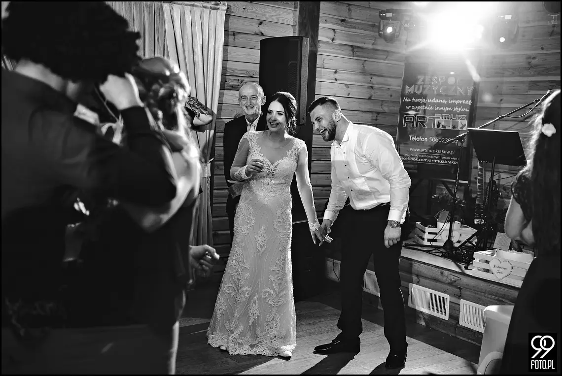 Zielone Wzgórze Koniusza, fotograf ślubny Proszowice, garbus do ślubu